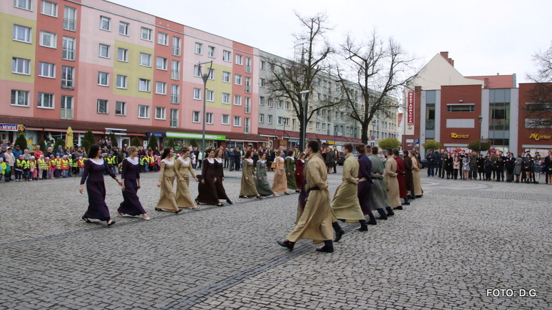 VI edycja Stargardzkiego Poloneza Maturzystów.