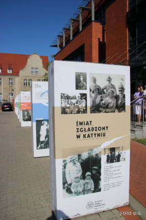 Posadzenie "Dębu pamięci"- FOTORELACJA