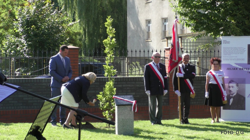 Posadzenie "Dębu pamięci"- FOTORELACJA