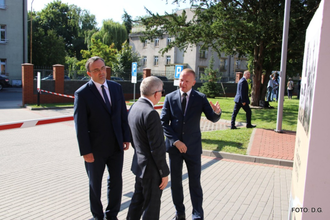 Posadzenie "Dębu pamięci"- FOTORELACJA