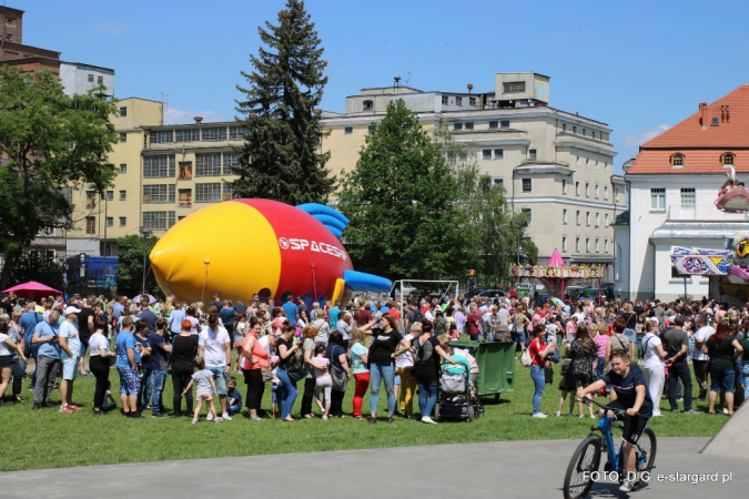 Dzień Dziecka - teren zielony przy Amfiteatrze w Stargardzie. GALERIA