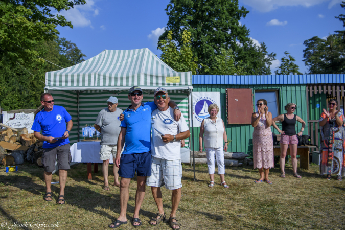 Regaty żeglarskie na Jeziorze Miedwie. Photos by Jan Rybaczuk