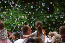 Festiwal baniek mydlanych i kolorów. GALERIA