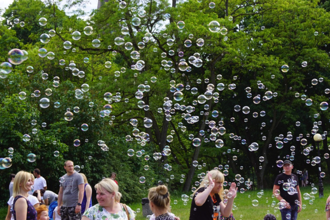 Festiwal baniek mydlanych i kolorów. GALERIA