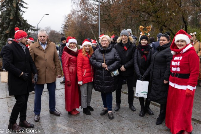 Świąteczny to czas. Parada Mikołajów. Galeria