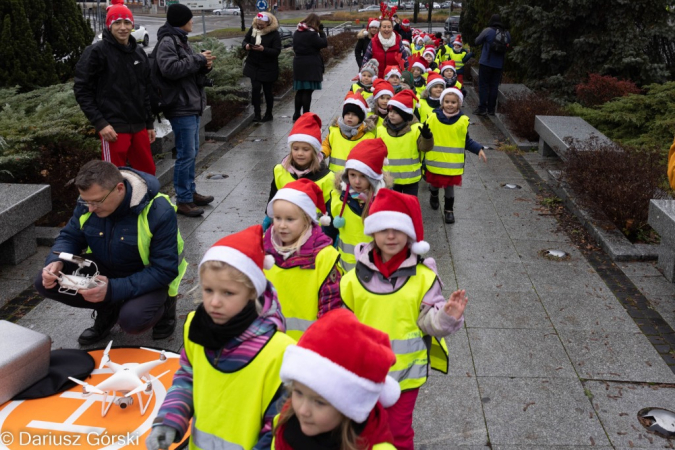 Świąteczny to czas. Parada Mikołajów. Galeria