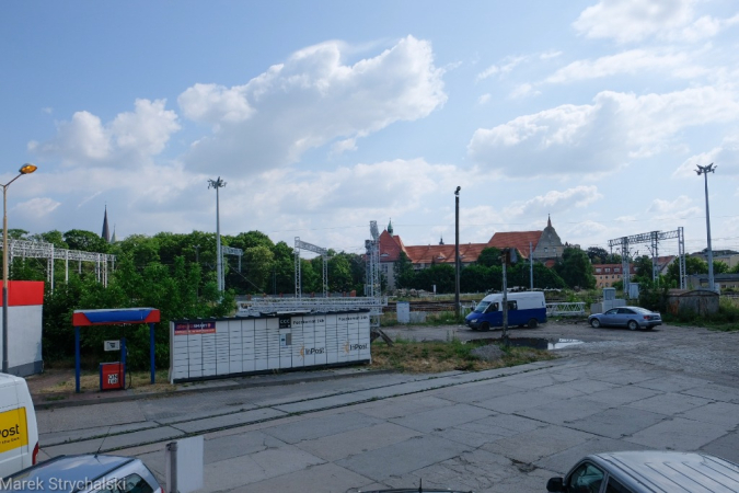Dni Stargardu: czerwony autobus ulicami miasta mknie. Fotorelacja