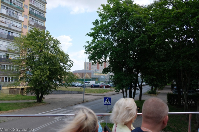 Dni Stargardu: czerwony autobus ulicami miasta mknie. Fotorelacja
