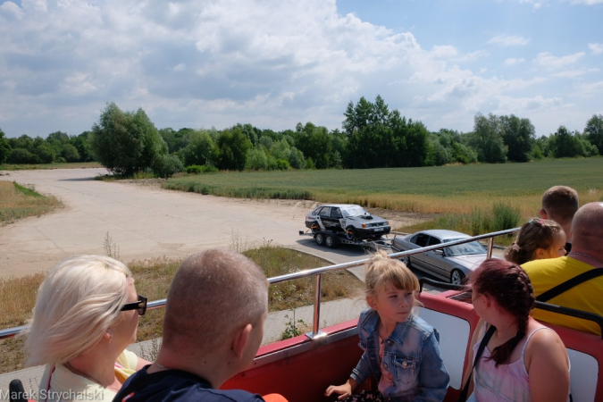Dni Stargardu: czerwony autobus ulicami miasta mknie. Fotorelacja