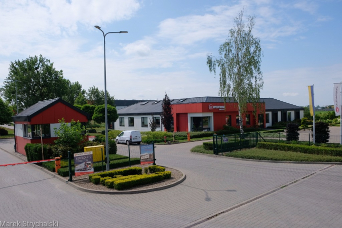 Dni Stargardu: czerwony autobus ulicami miasta mknie. Fotorelacja