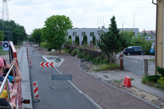 Dni Stargardu: czerwony autobus ulicami miasta mknie. Fotorelacja