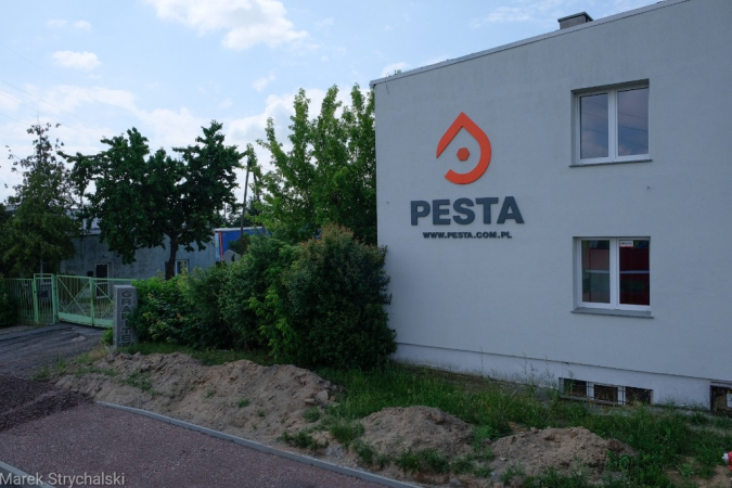 Dni Stargardu: czerwony autobus ulicami miasta mknie. Fotorelacja
