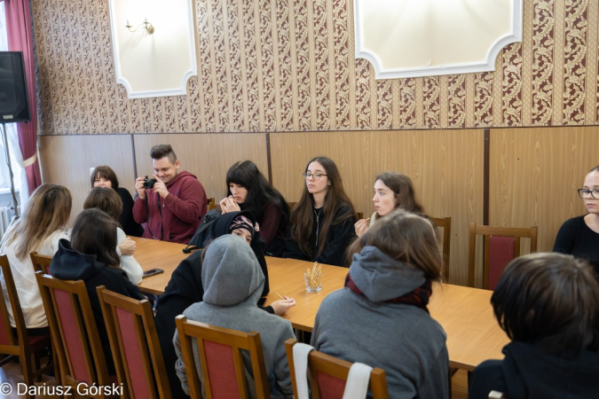 Artyści z grupy Malachit na spotkaniu z młodzieżą szkolną. Fotorelacja