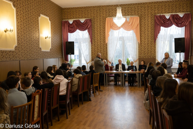Artyści z grupy Malachit na spotkaniu z młodzieżą szkolną. Fotorelacja