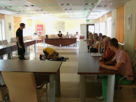 Pracownicy starostwa gotowi do pomocy.