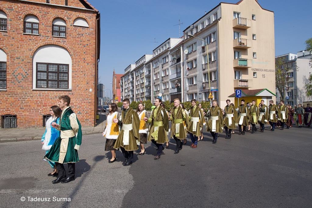 V STARGARDZKI POLONEZ MATURZYSTÓW