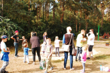 ZABAWA I EDUKACJA, CZYLI HAPPENING EKOLOGICZNY NA BOBROWEJ POLANIE