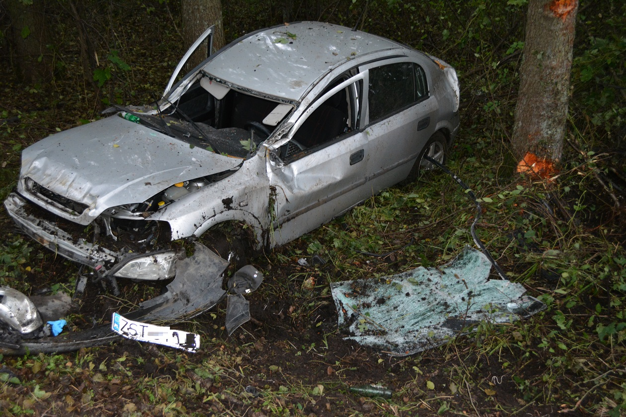 Nietrzeźwi kierowcy nie zapanowali nad pojazdami