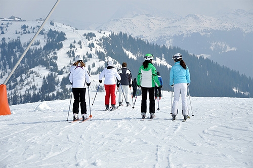 Jak wybrać odpowiedni ośrodek narciarski w polskich górach?
