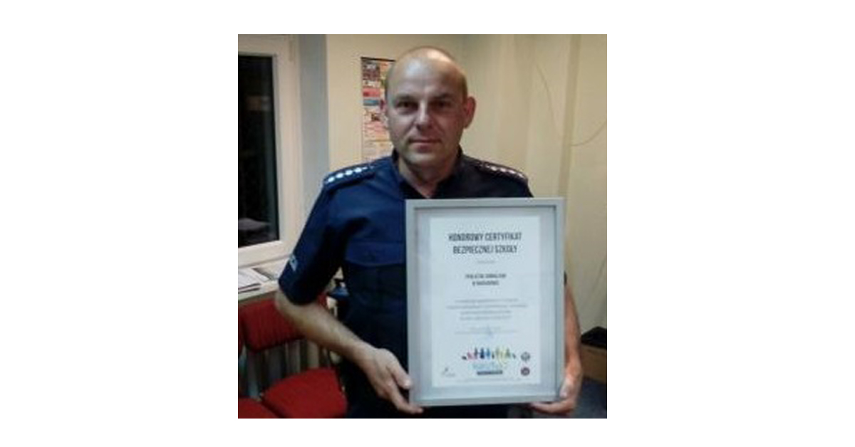 Honorowy Certyfikat Bezpiecznej Szkoły dla gimnazjum w Marianowie