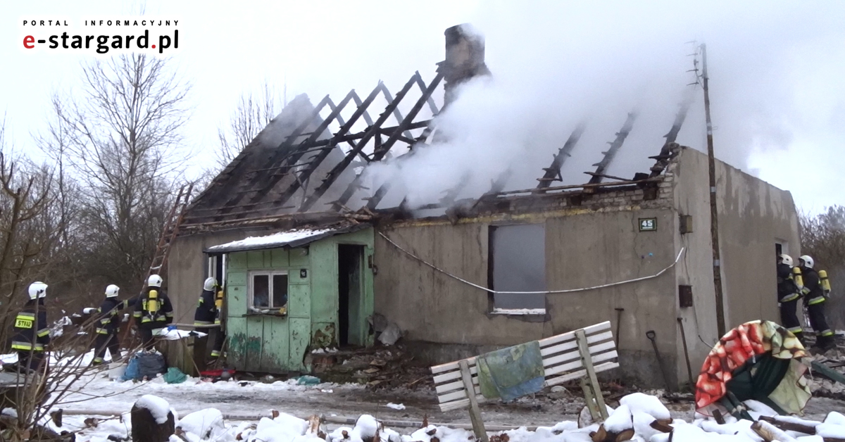 Pożar domu w Jenikowie (VIDEO)