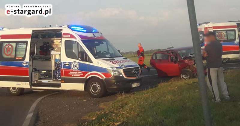 Wypadek na skrzyżowaniu Strzebielewo-Krępcewo, trzy osoby ranne