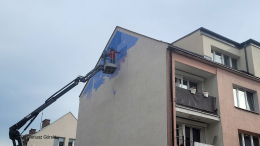 Przy Złotników powstaje mural. Nie tylko piękny, ale też ekologiczny