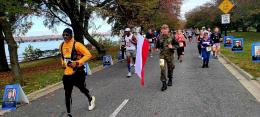 ?Poland - good job!? Żołnierz 14 ZBOT w maratonie Marines w Waszyngtonie