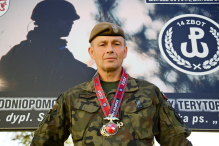 ?Poland - good job!? Żołnierz 14 ZBOT w maratonie Marines w Waszyngtonie