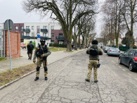 Niewybuch na terenie szkoły, ewakuacja- ćwiczenia sztabowe z udziałem stargardzkich policjantów