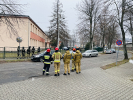 Niewybuch na terenie szkoły, ewakuacja- ćwiczenia sztabowe z udziałem stargardzkich policjantów