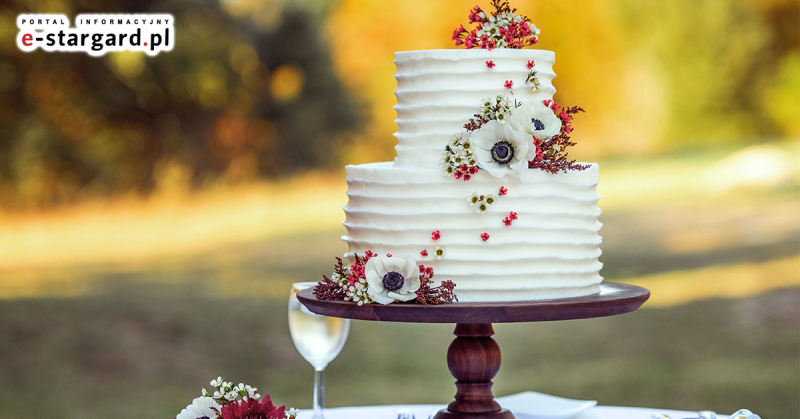Jak stworzyć perfekcyjne torty ślubne: porady dla początkujących