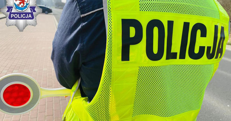 Na widok policjantów zjechał na parking. Efekt? Kierowca pijany, a obok pasażer poszukiwany