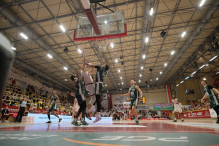 Świetny pościg, a później takie błędy. PGE Spójnia Stargard krok od spadku z Orlen Basket Ligi