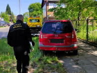 Strażnicy usuwają wraki