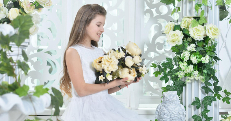 Jak wybrać sukienkę dla dziewczynki na wesele? Praktyczne porady