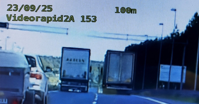 Zakaz wyprzedzania ciężarówką na ,,ekspresówce’’ - wysoki mandat dla kierowcy pojazdu ciężarowego za lekceważenie przepisów