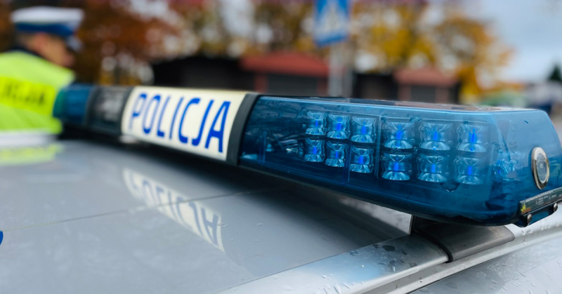 ,, …chciałem tylko przeparkować na miejsce parkingowe’’ - kierujący najwyraźniej zapomniał, że ma 3 promile i już stracił prawo jazdy