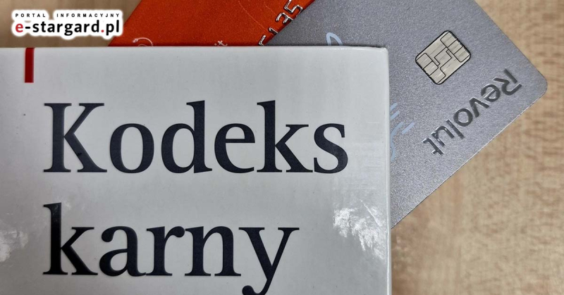 Usłyszał 14 zarzutów za posługiwanie się cudzą kartą bankomatową