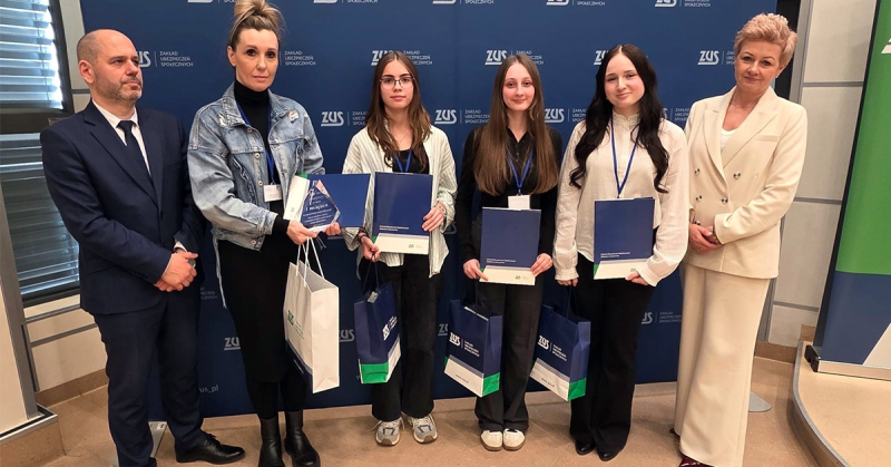 Uczennice Ekonomika z wielkim sukcesem na Olimpiadzie ZUS