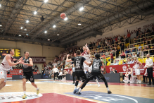 Świetny finisz na otwarcie play-offów