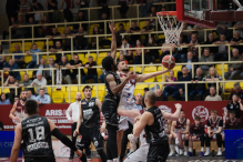 Świetny finisz na otwarcie play-offów