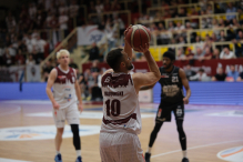 Świetny finisz na otwarcie play-offów