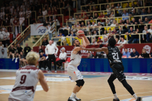 Świetny finisz na otwarcie play-offów