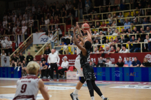 Świetny finisz na otwarcie play-offów