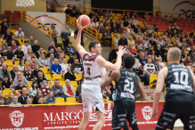 Świetny finisz na otwarcie play-offów