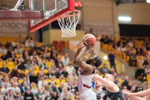 Świetny finisz na otwarcie play-offów