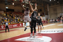 Świetny finisz na otwarcie play-offów