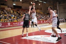 Świetny finisz na otwarcie play-offów