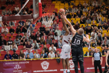 Świetny finisz na otwarcie play-offów